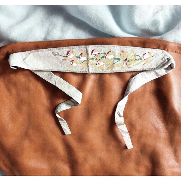 Vintage Hand Painted Orchids Saude Leather Tie Belt 70s - Picture 1 of 8